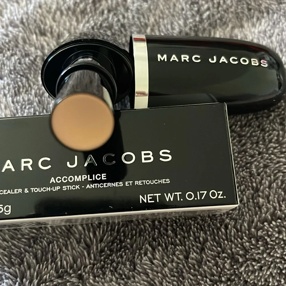 Marc Jacobs Fair 10 Accomplice Concealer